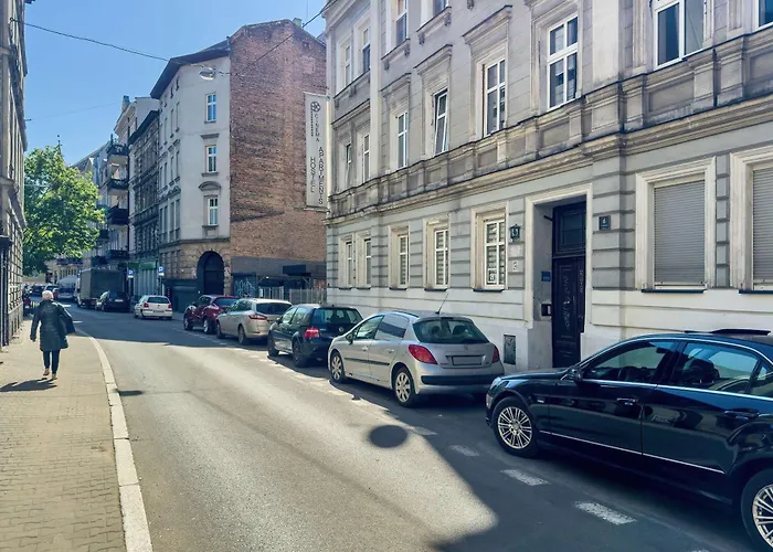 Comfortable Near The Old Town By Renters *