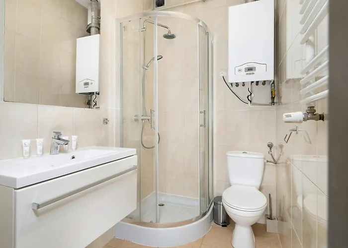 Comfortable Near The Old Town By Renters Apartment *