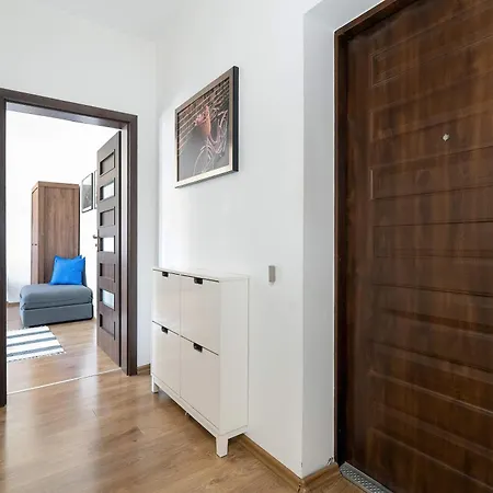 Comfortable Near The Old Town By Renters